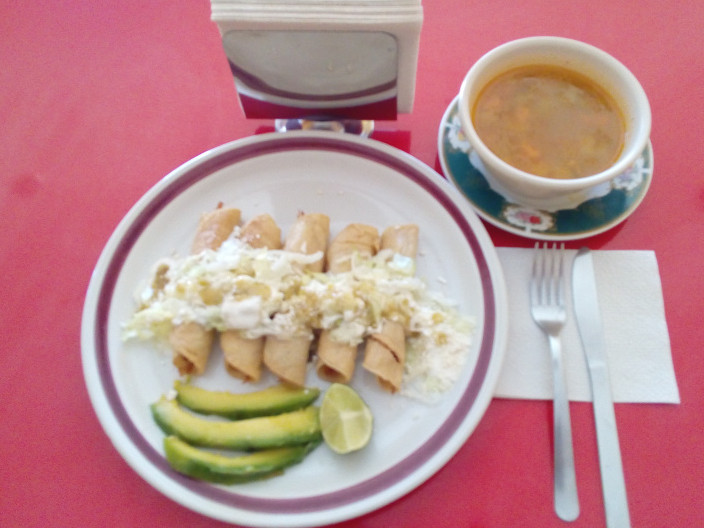 Flautas de pollo