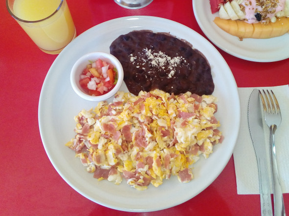Huevos con jamón